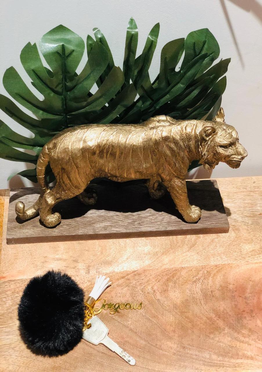Luxury&design In Champs Elysées-lincoln